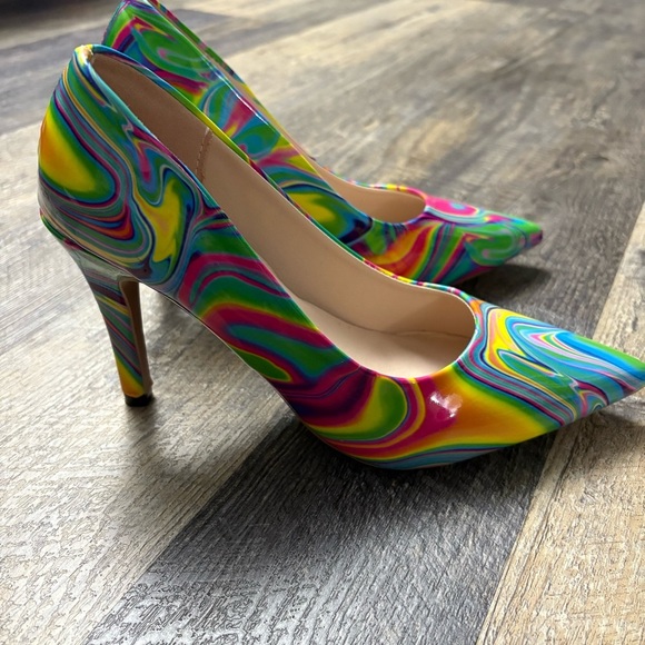 Vibrant Multicolor Women's Heels NWOB - Picture 6 of 8